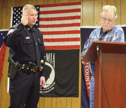 Perrysburg Township police chief, deputy chief administered oaths of office