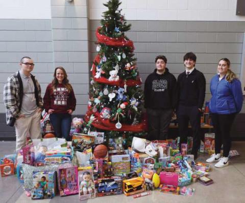 A total of 505 items were collected through the Rossford Junior-Senior High toy drive, along with monetary donations, to benefit Wood County Children’s Services. The toy drive was led by Mrs. Hawk’s CORE class and Mr. Vorst's Leadership class.
