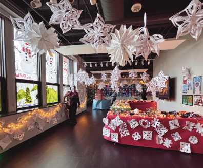 Rossford students put on musical performances and holiday art exhibit
