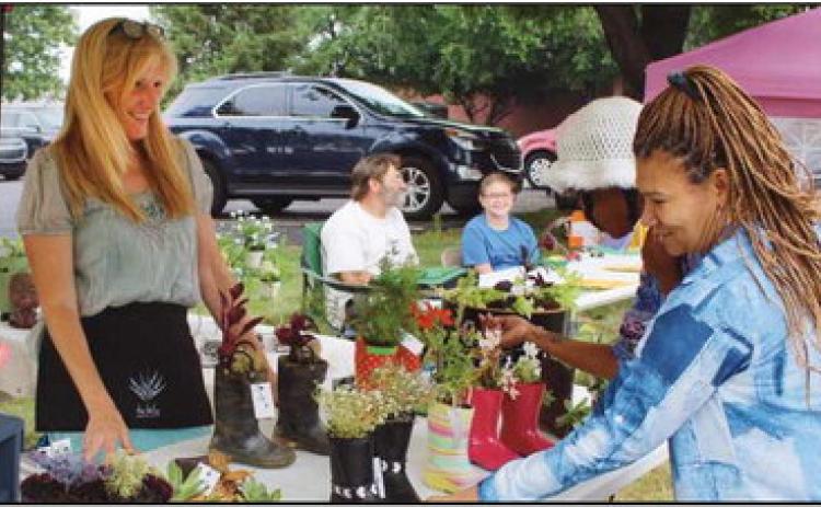 Visit Rossford’s Stroll the Street, Tuesdays