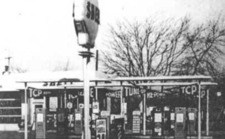 Early photo of Duricek's, Rossford's longest standing business. Photo courtesy of Rossford Public Library’s digital archives.