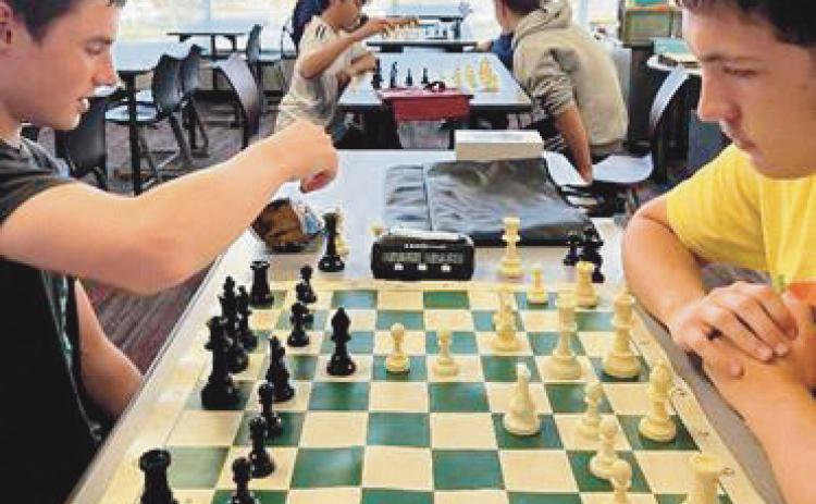 RHS Chess Team prepares for upcoming season with fundraisers