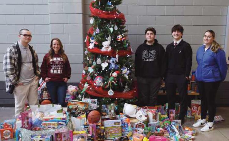 A total of 505 items were collected through the Rossford Junior-Senior High toy drive, along with monetary donations, to benefit Wood County Children’s Services. The toy drive was led by Mrs. Hawk’s CORE class and Mr. Vorst's Leadership class.