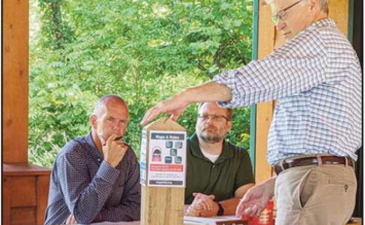 Park board reviews proposed signage