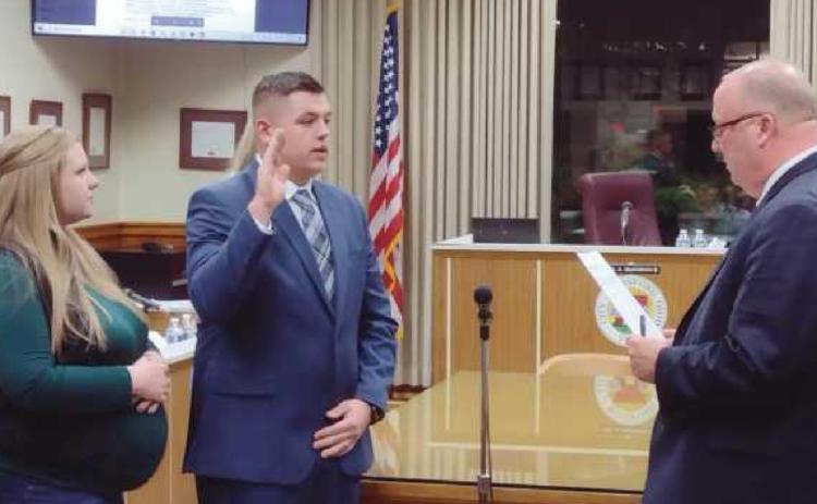 New officer joins police department