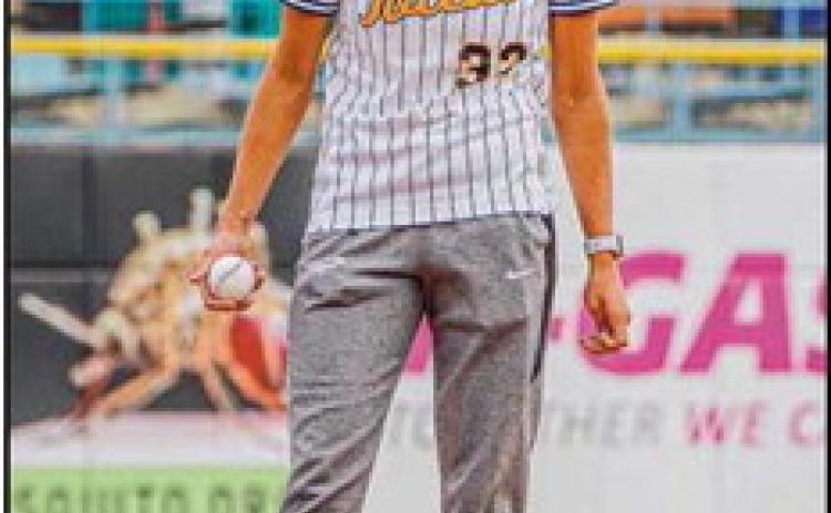Mikonowicz throws out first pitch at Mud Hens