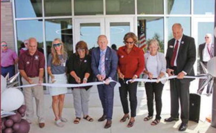 Rossford school district celebrates opening of the ‘R’