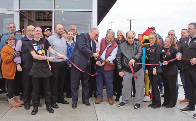 Red Robin opens new restaurant at Crossroads