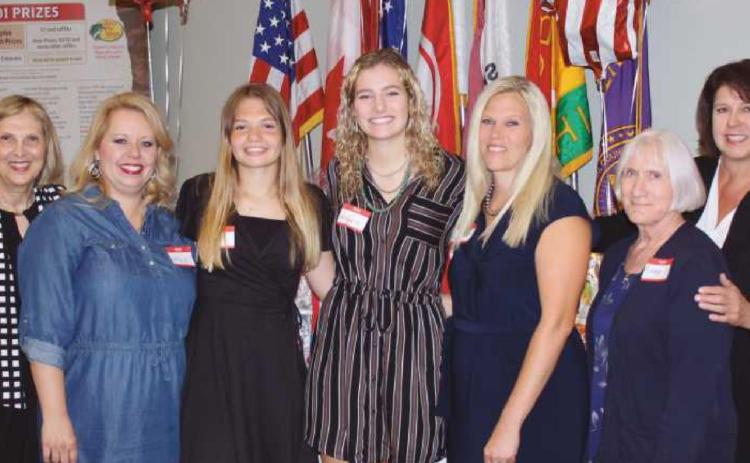 Republican Women’s Club presents scholarships